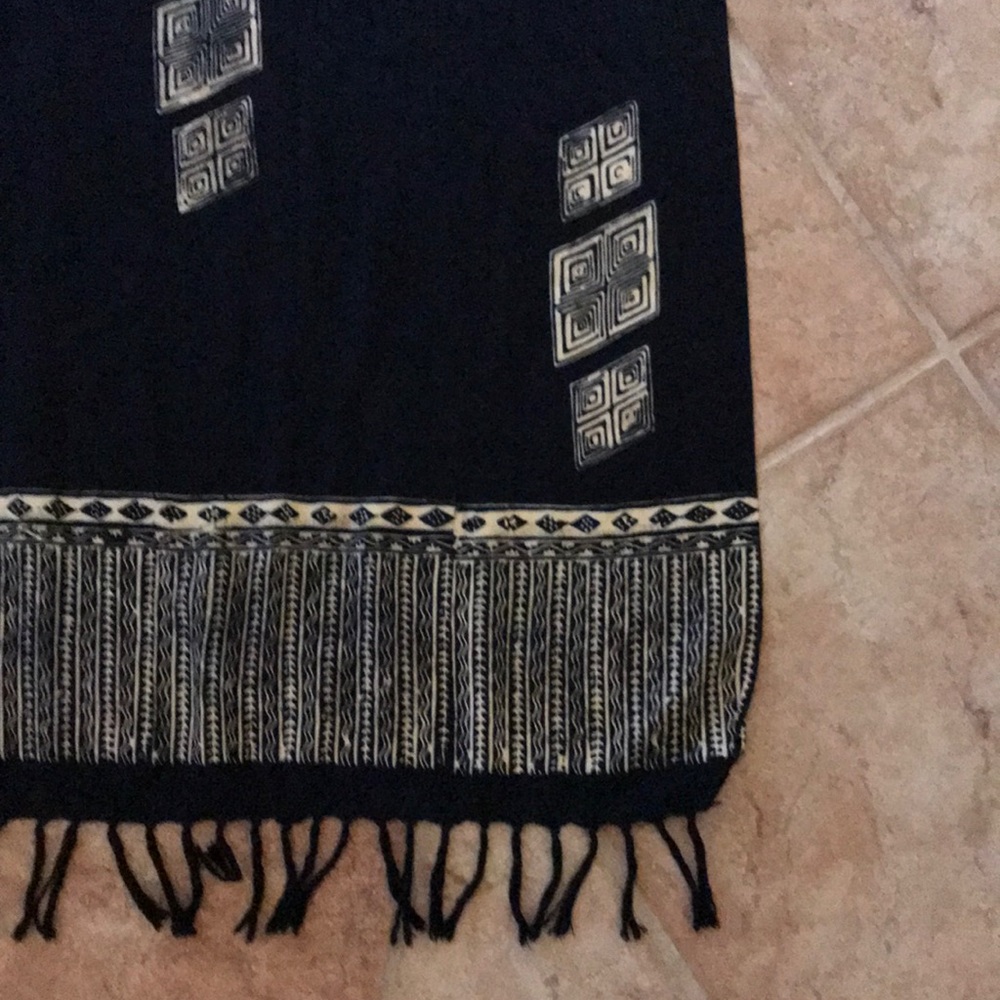 Scarf - Picture 2 of 4